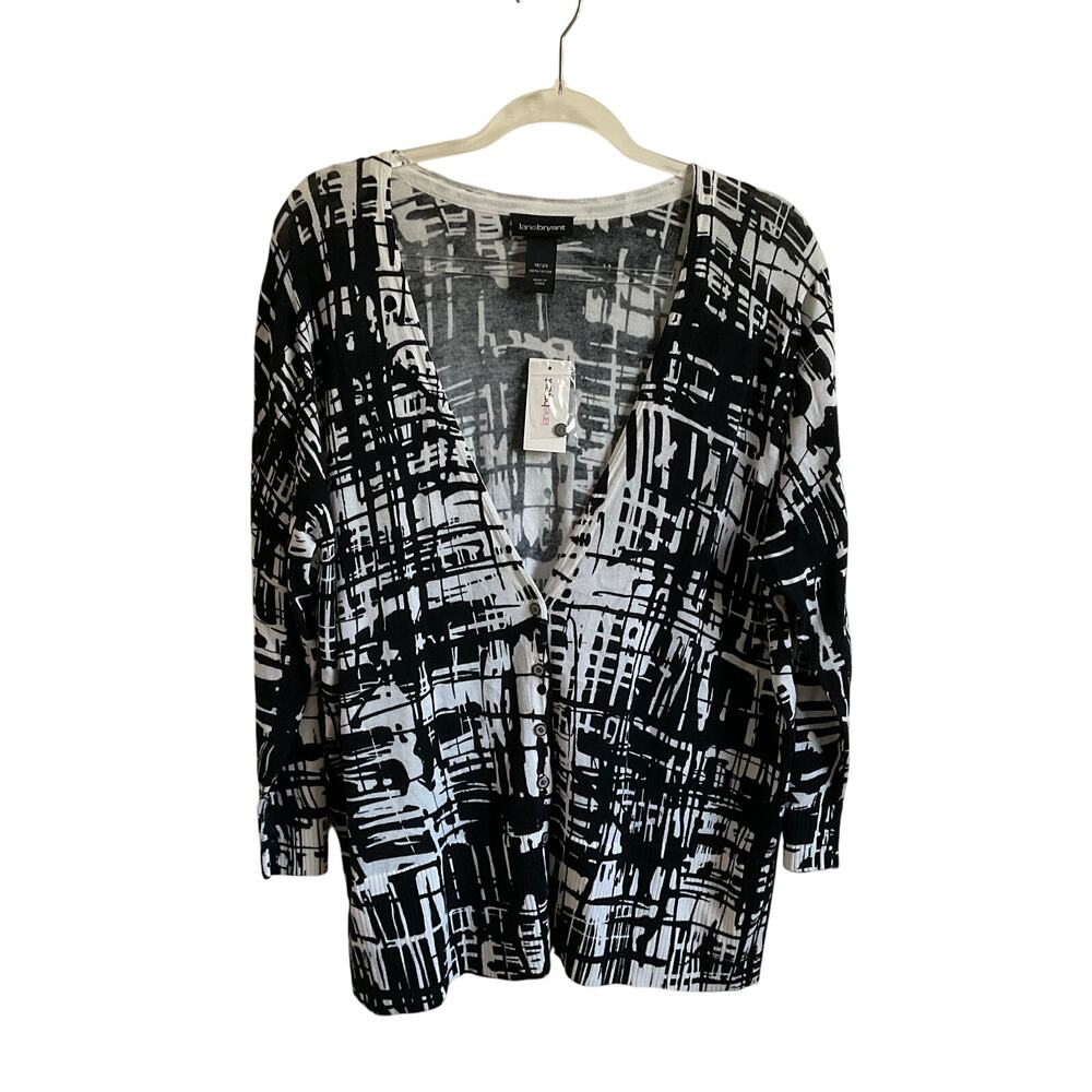 Lane Bryant Black and White Deep V Abstract Print Button Front Cardigan NEW